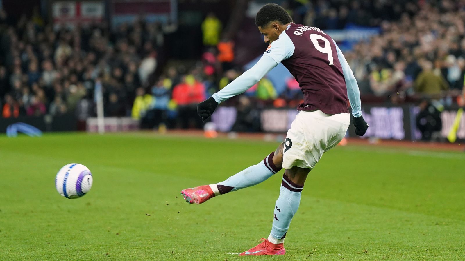 Marcus Rashford: Jamie Redknapp hails Man Utd loanee as Aston Villa’s ‘new hero’ after Chelsea win | Football News